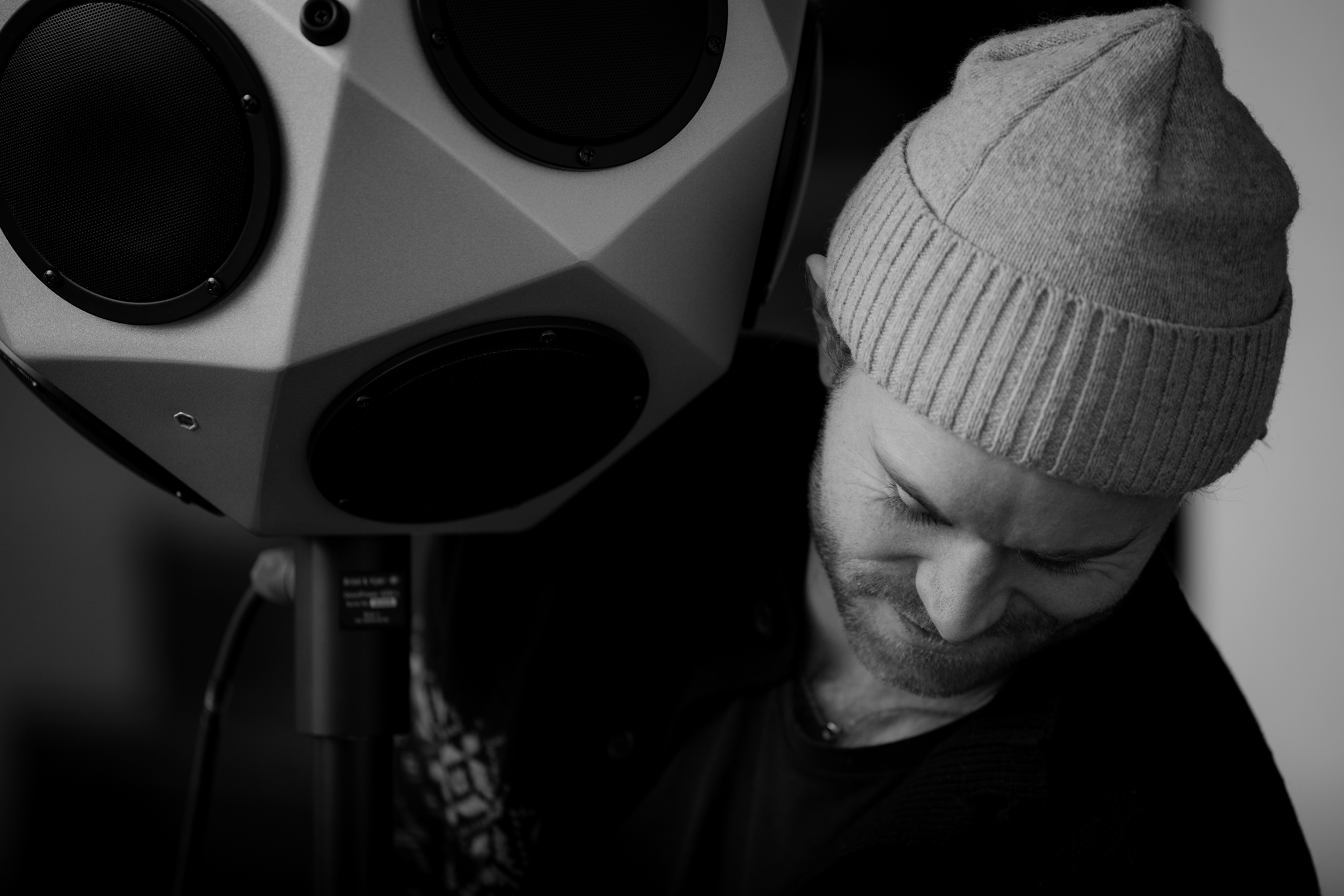 Erlang Acoustics. Pressebilleder. Baggrund. Rumakustik. Lydmålinger. Bygningsakustik.